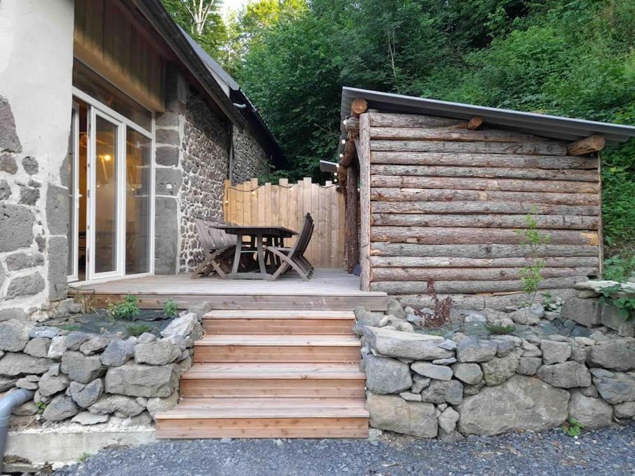 Villa La Grange De La Gratade Rochefort-Montagne Exterior foto