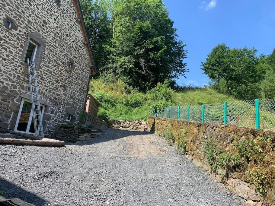 Villa La Grange De La Gratade Rochefort-Montagne Exterior foto